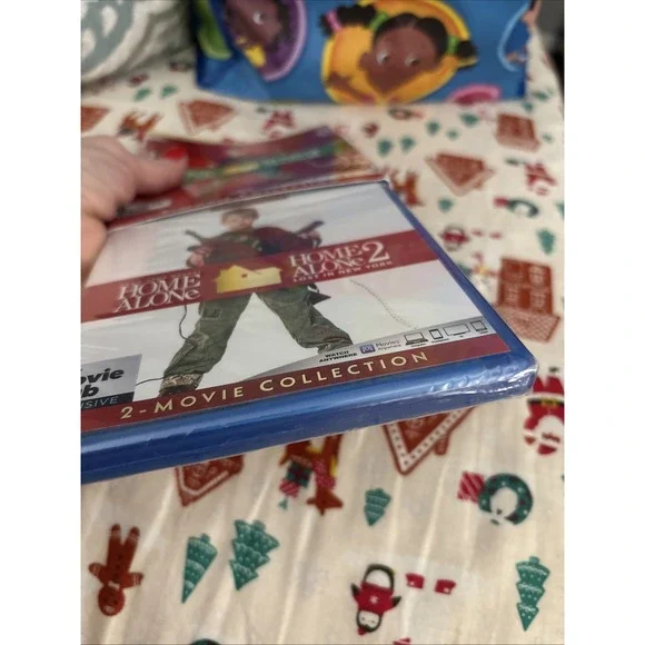 Home Alone & Home Alone 2 -Blu Ray/Dvd/Digital Disney Movie Club Exclusive - NEW - Picture 3 of 5